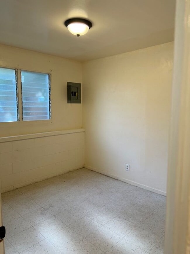 85-869 Piliuka Place