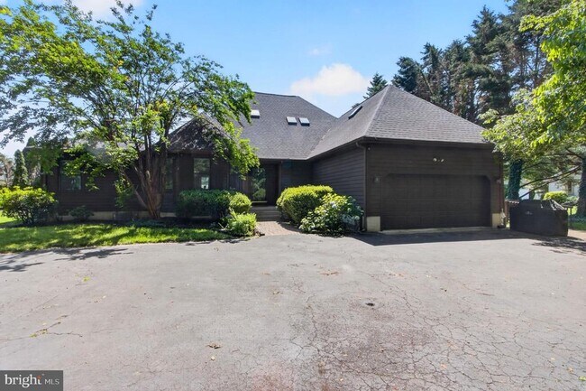 Photo - 3 Tall Oaks Ct