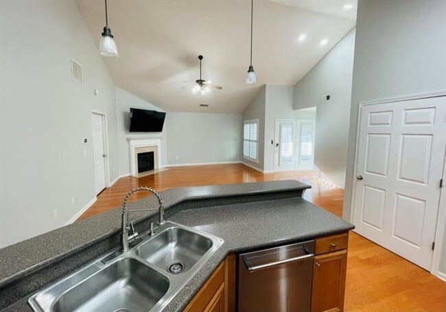 Photo - 2335 Gateview Ct