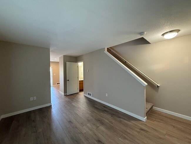 Photo - FREE RENT through FEBRUARY - SEE LISTING for DETAILS!  Newly Updated Two Bedroom Townhome Availab... Unidad 11865