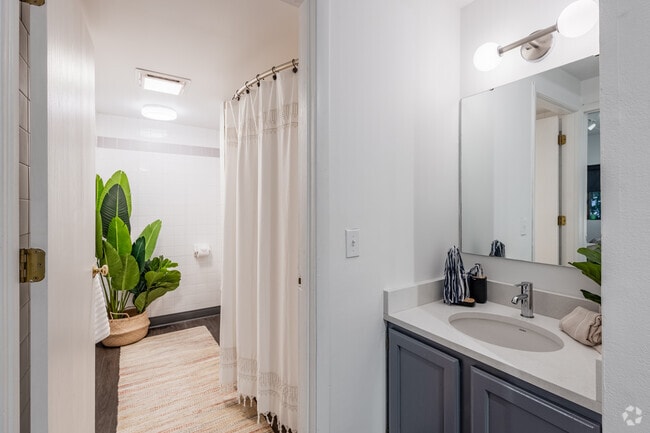 2BR, 1BA - 713SF -Bathroom