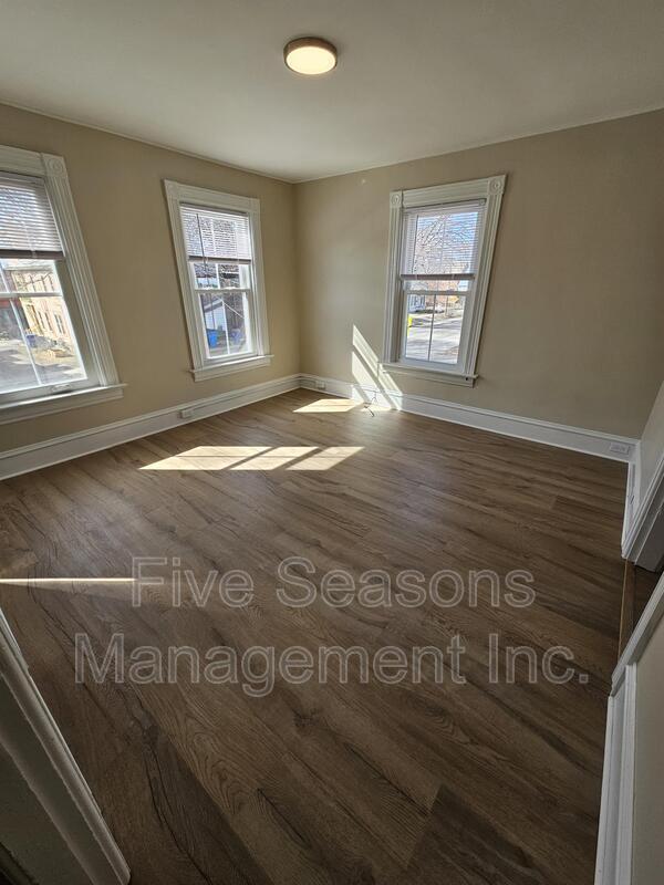 Photo - 100 N Champlain St