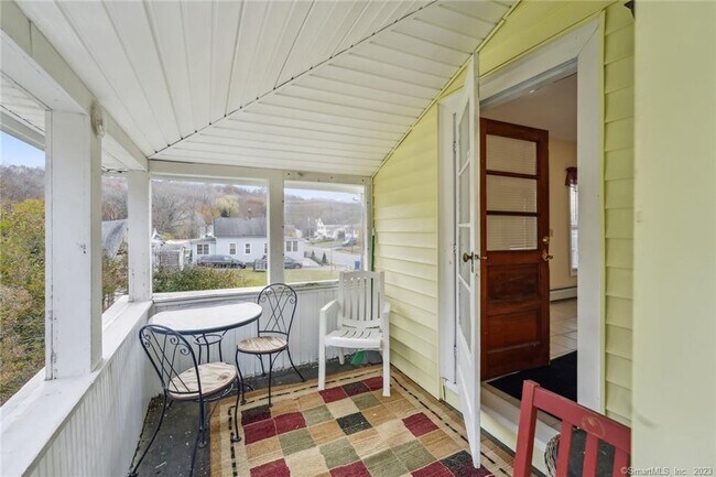 Photo - 529 Sylvan Ave Unit 2