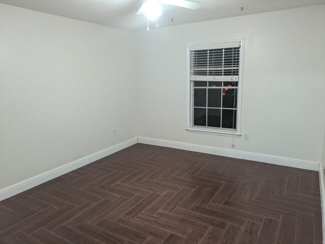 8021 Sandberry Blvd