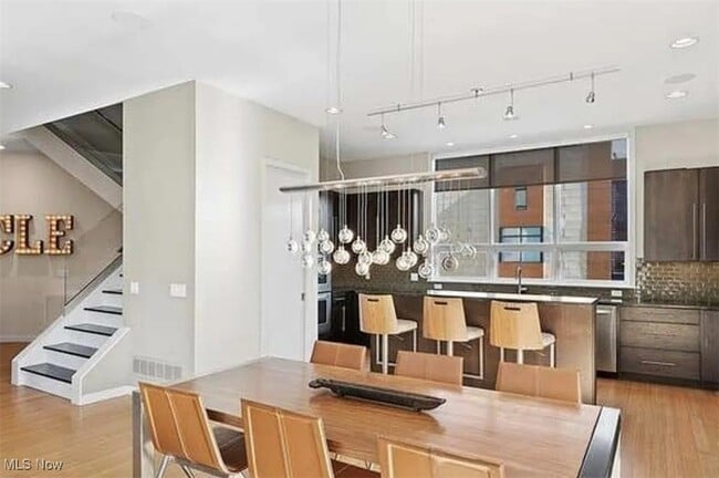 Photo - 1840 Coltman Rd