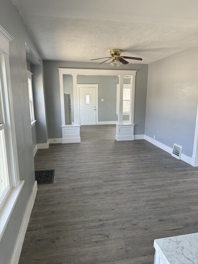 Photo - 2239 N Sheridan Rd