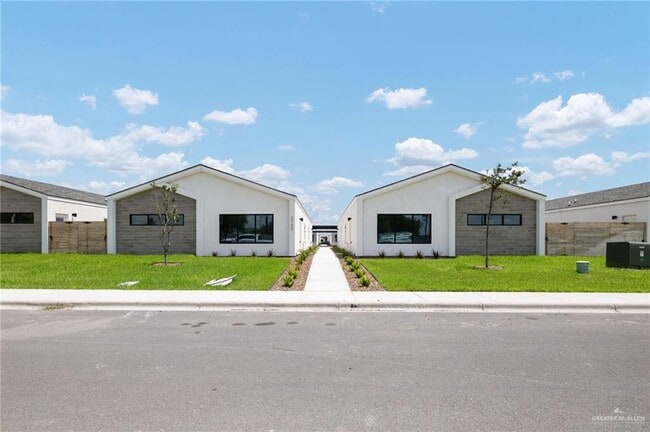 Building Photo - 2705 Woodpecker Rd Unit 3 Rental