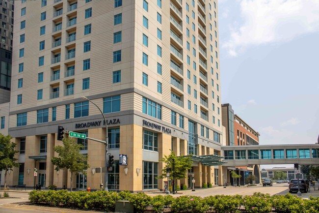 Broadway Plaza exterior, connection to Skyway