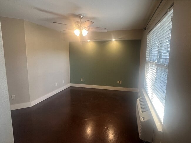 Photo - 806 W Tahlequah St Unit B
