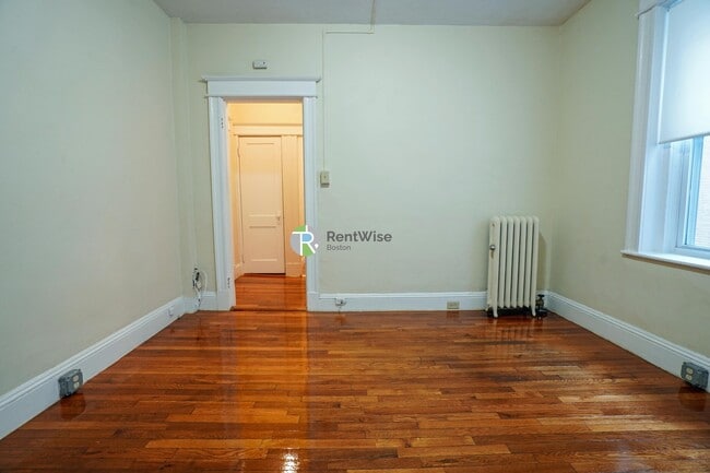 Building Photo - 68 Woodstock Ave Rental