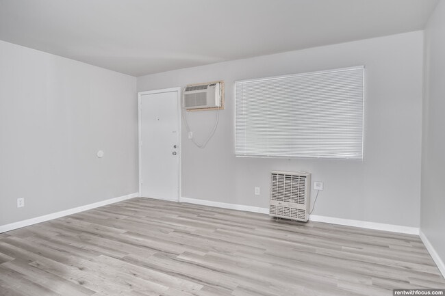 Photo - 205 Adams St.
