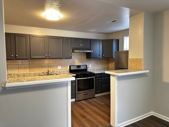 Photo - 4632 Hillside Rd SE Unidad 1