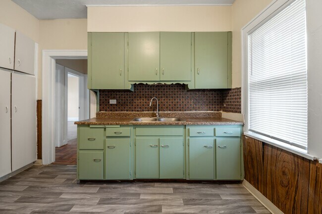 Photo - 874 Whitcomb Rd