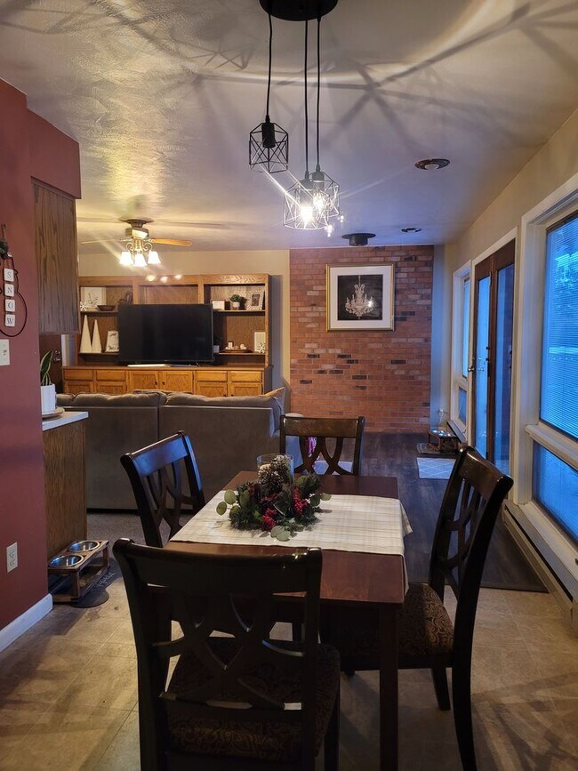 Photo - 6117 Shannon Ave