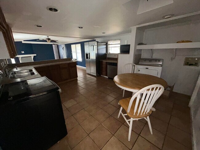 Photo - 358 Goodwin Rd