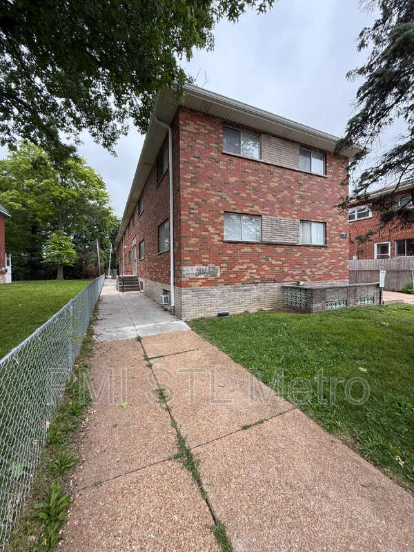 Building Photo - 4838 S Broadway St Unit C
