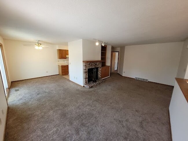 Photo - 1137-1143 66th Street Unidad 1143 66th St