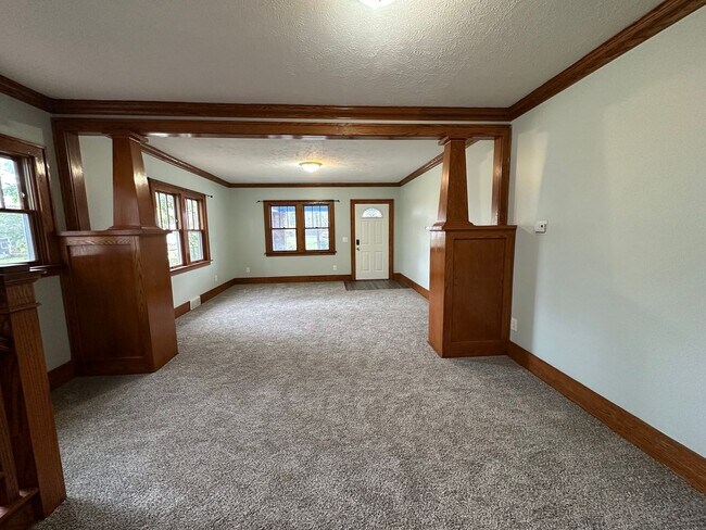 Photo - Move in Special - $500 off November rent -...