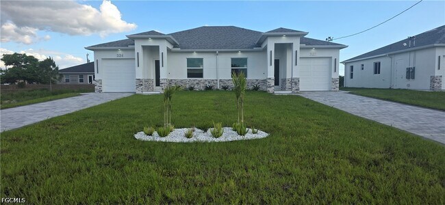 Building Photo - 322-324 Poplar St