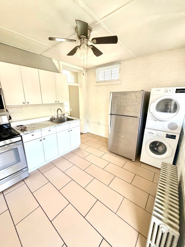 Photo - 205 E King St Unit 2