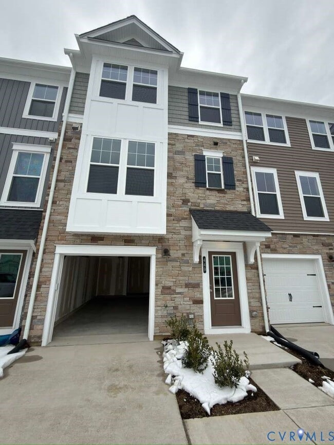 Building Photo - 449 Burden Dr