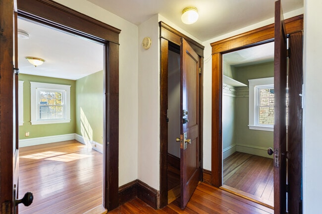 Entry Hall/Nook/Front Room - 72 Dana St Unit 3