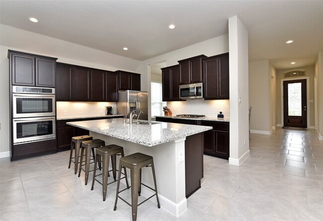 Photo - 5835 Euclid Loop