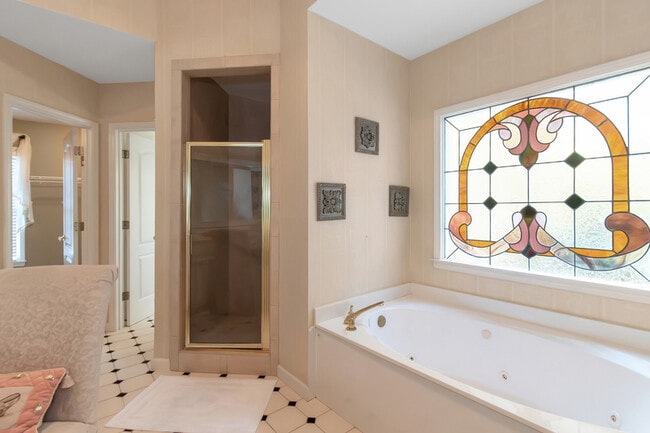 Photo - 3410 Kates Way