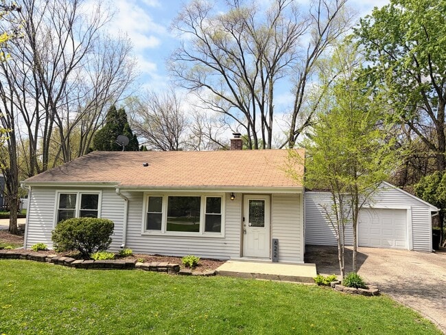 Building Photo - 622 N Garfield St