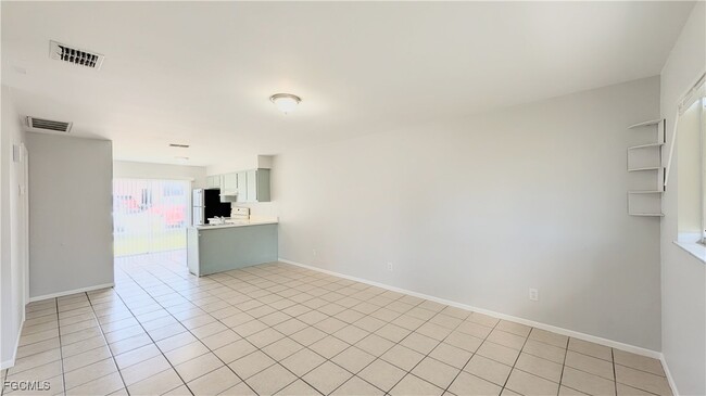 Photo - 427 NE Pine Island Ln