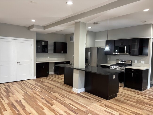 Photo - Dutchtowne Pointe