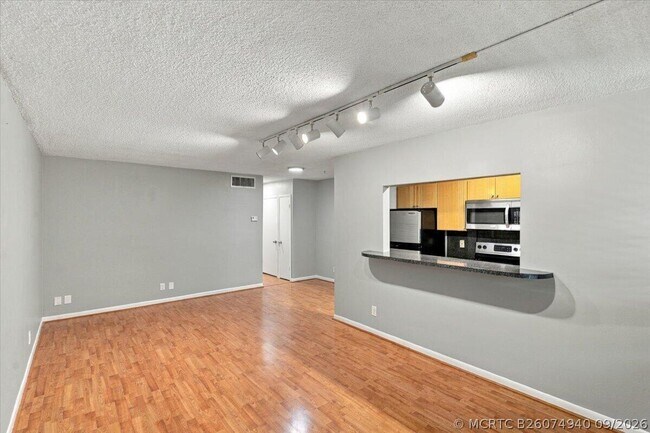 Photo - 2110 NE 39th St Unit 8B