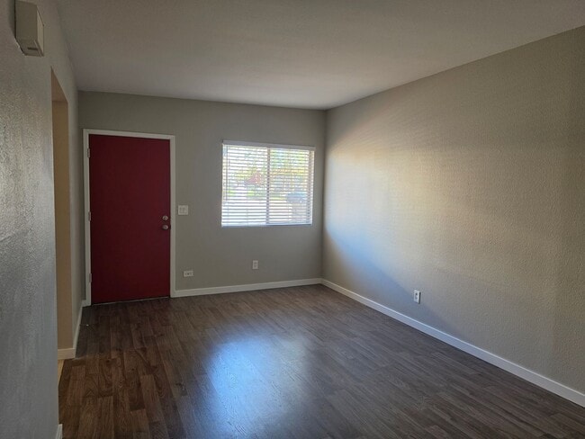 Photo - YEA01A Unit 1203 W University Dr