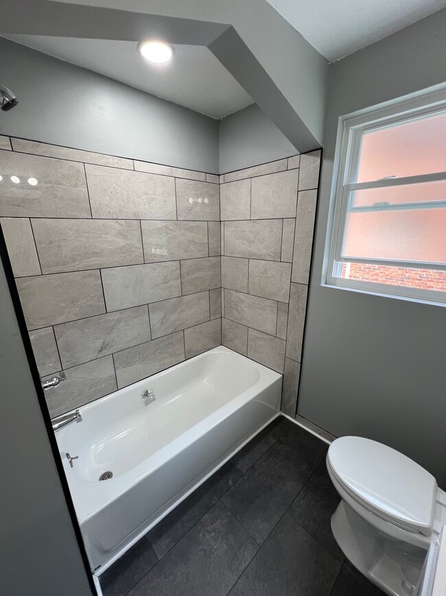 Photo - 538 E Mitchell Ave Unit 1st Fl 2Br Utl Inc