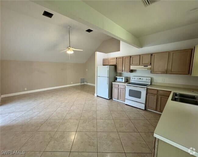 Building Photo - 6560 Sandalwood Ln Rental