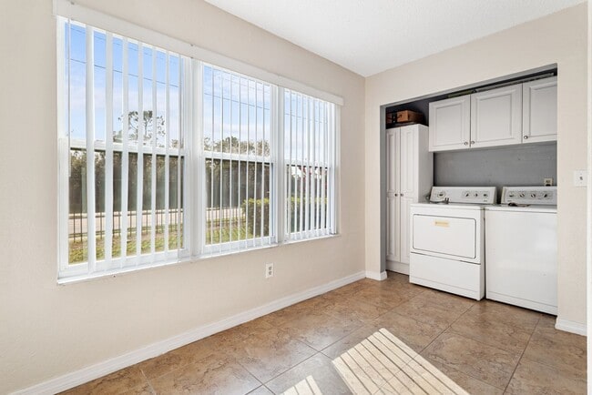 Photo - Venetian Place - 612 Unidad VP 612