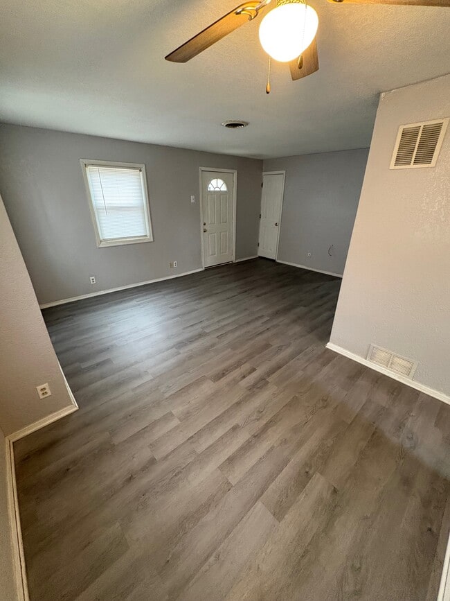 Photo - 1842 Shady Crest St