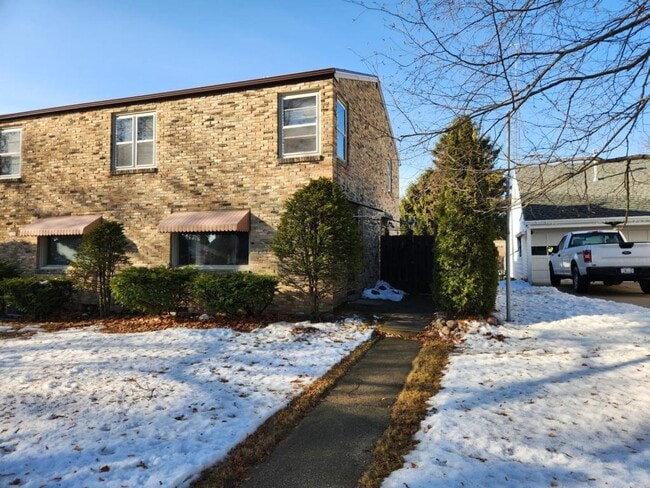 Building Photo - 1240 N 9th St