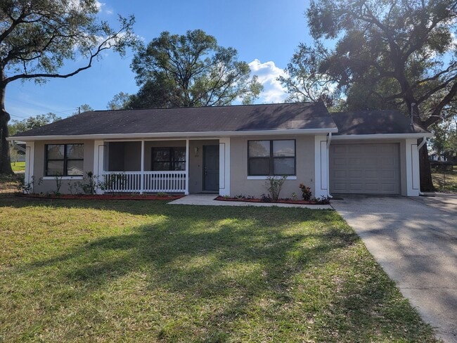 Building Photo - Charming 3-Bedroom Ranch-Style Home in Beautiful Groveland — Your Florida Retreat!