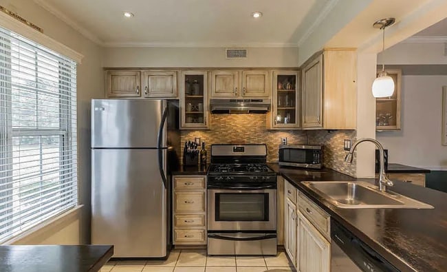 4801 Aberdeen Ln Unit Aberdeen
