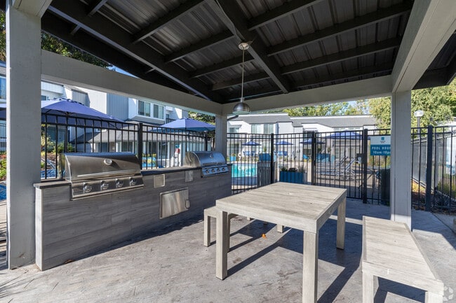 Hidden Oaks Apartments