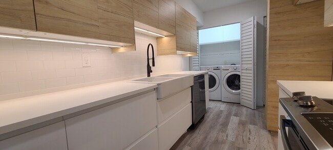 Photo - 6519 W Newberry Rd Unit 1014