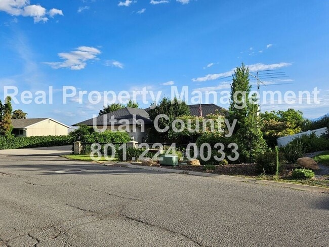 Photo - 675 Park Dr