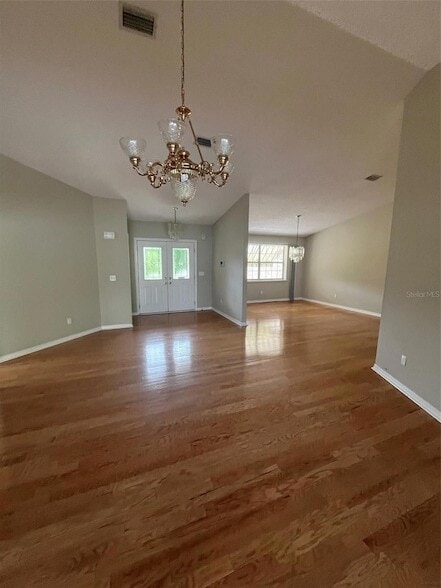 Photo - 77 Folcroft Ln