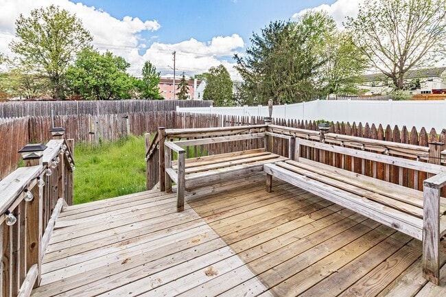 Photo - Renovated Townhome in Woodburne