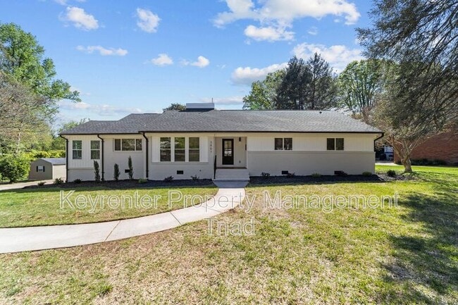 Building Photo - 3807 W Friendly Ave