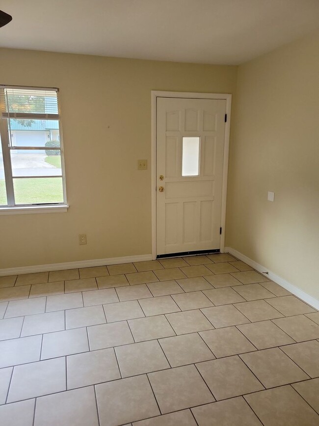 Photo - 3 BD 1.5 BA Ocean Springs Rental in the Go...
