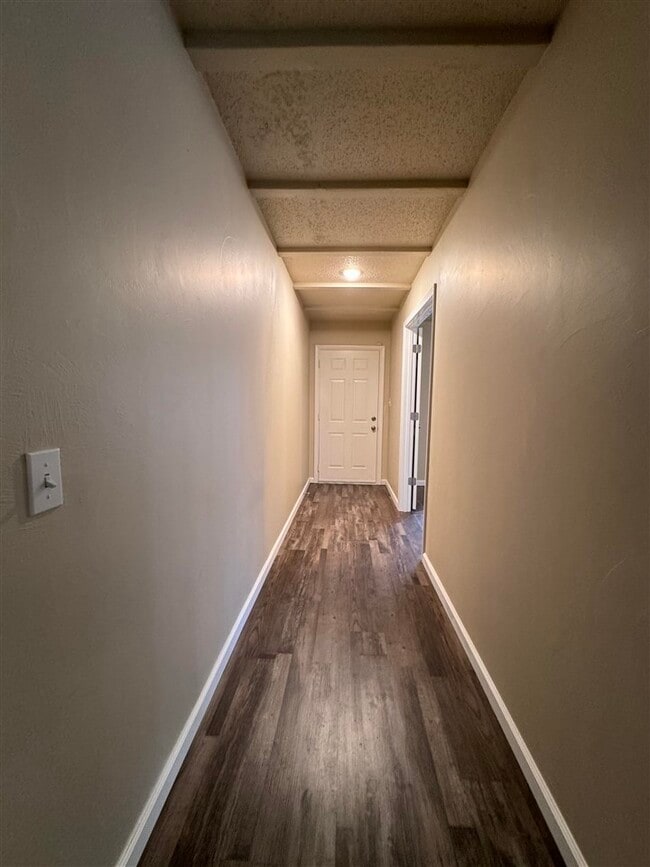 Photo - 5539 NW Eisenhower Dr