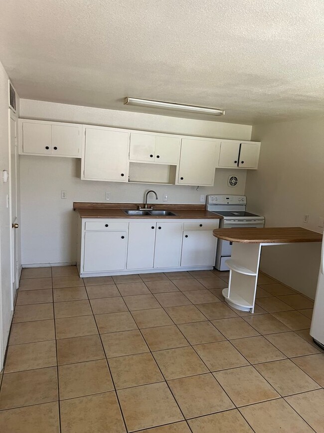 1 Bedroom 1 Bath In Central Las Vegas - 1 Bedroom 1 Bath In Central Las Vegas Condo Unit 4