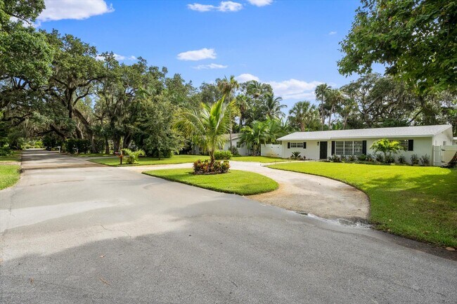 2706 10th Ave